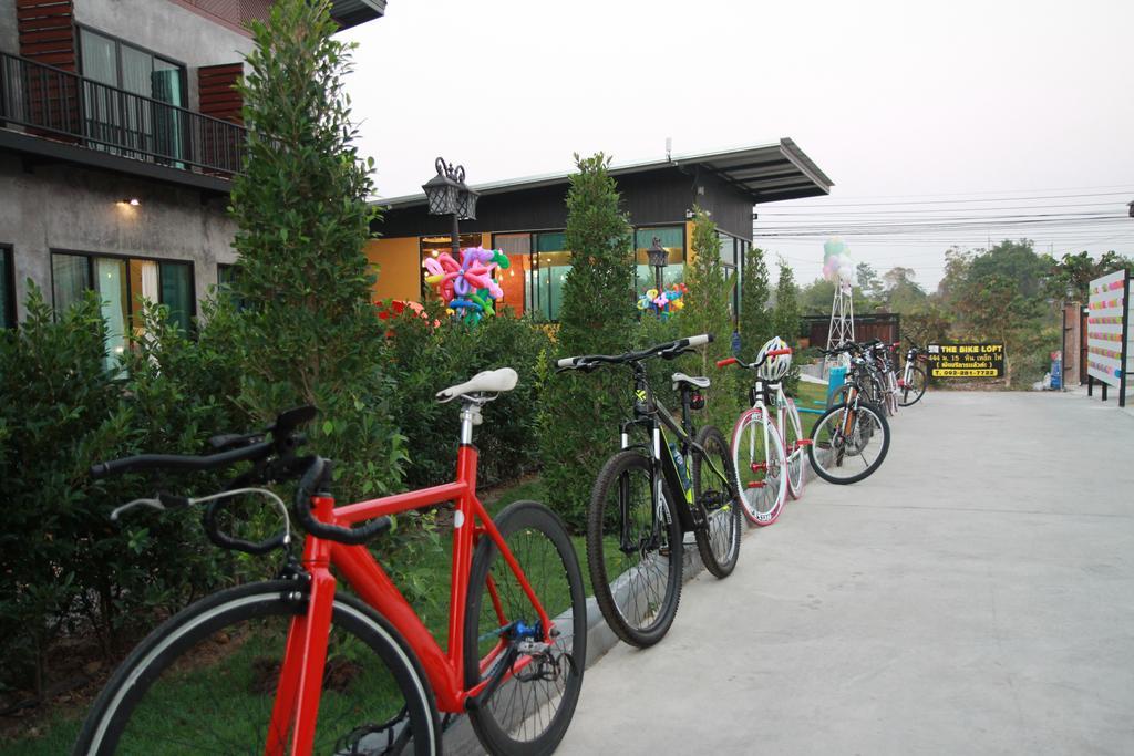 The Bike Loft Family Hostel HHQ Extérieur photo