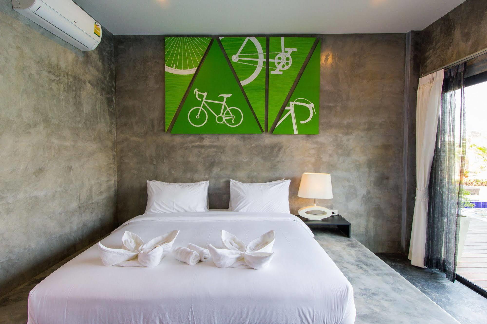 The Bike Loft Family Hostel HHQ Extérieur photo