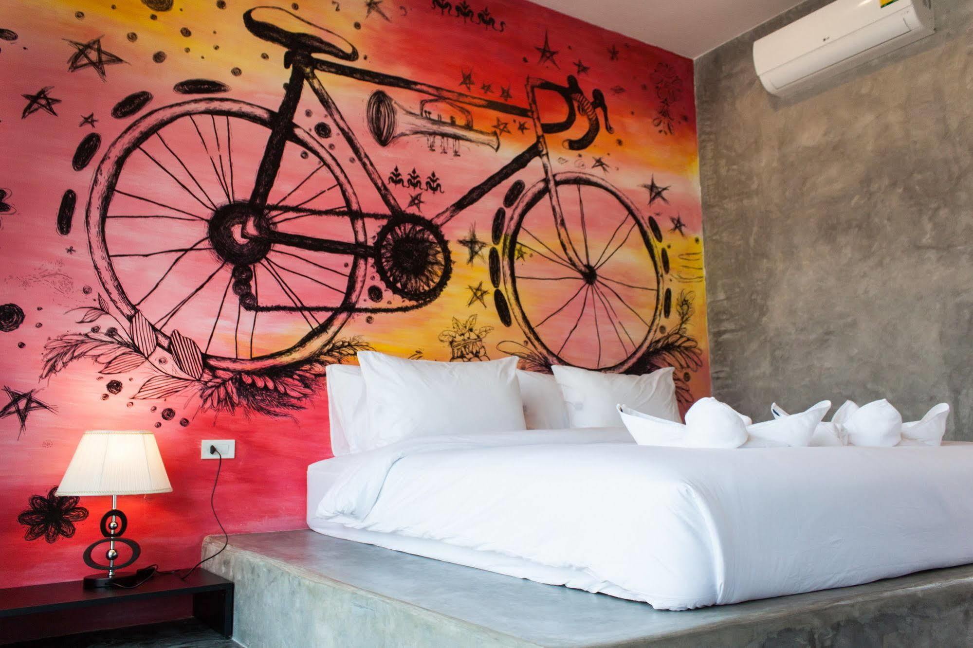 The Bike Loft Family Hostel HHQ Extérieur photo