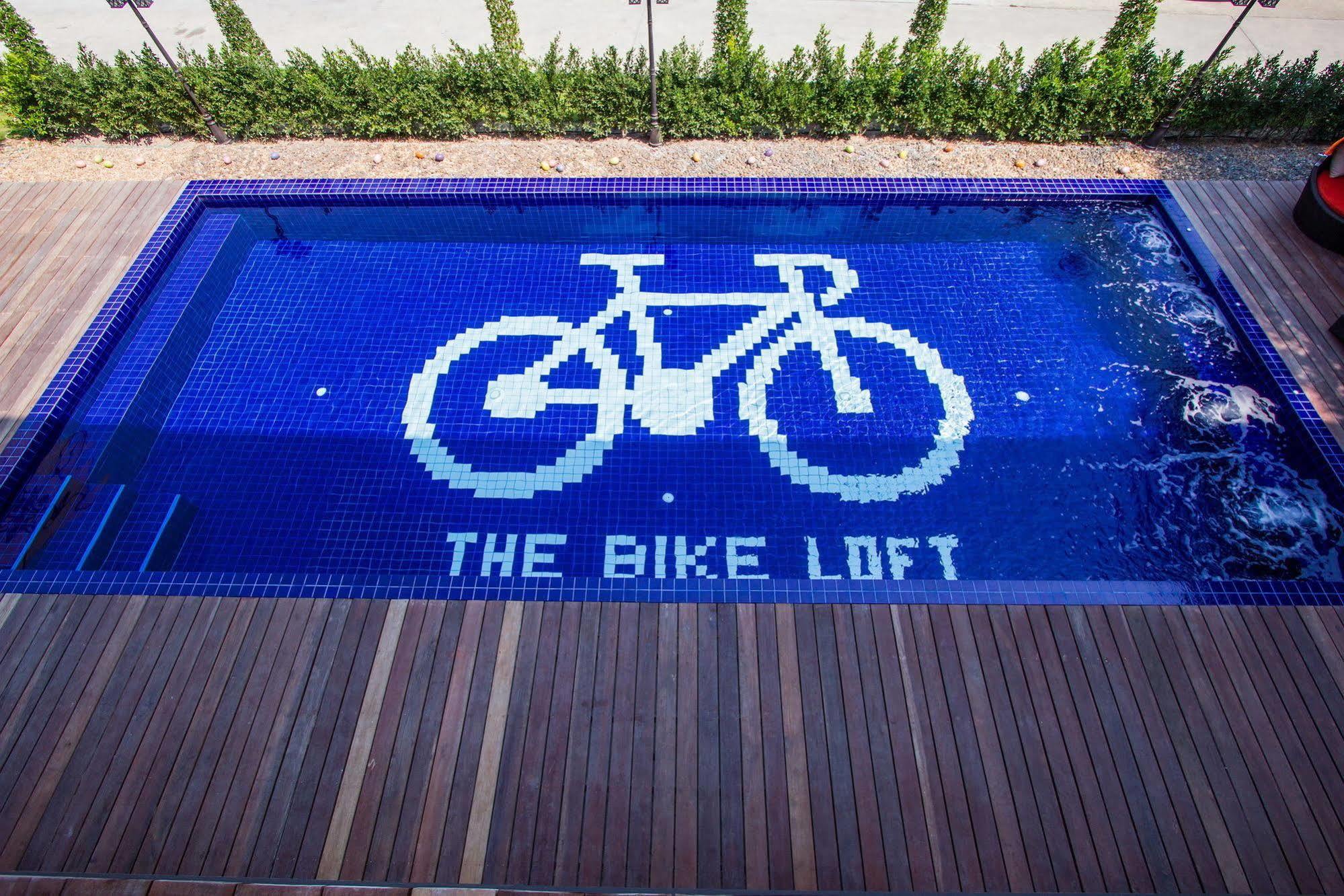The Bike Loft Family Hostel HHQ Extérieur photo
